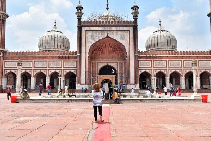 One Day Private Delhi Sightseeing Tour in auto