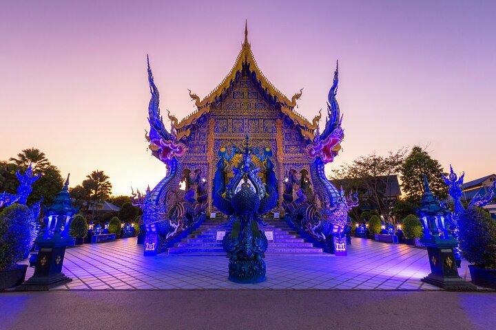 夜のチェンライ:信じられないほどの寺院、市場、北部のディナー