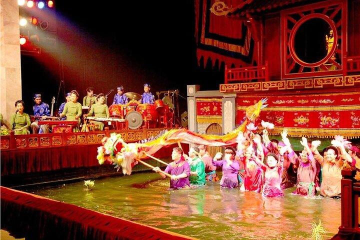 Show de Marionetas Aquáticas e Jantar no Cruzeiro