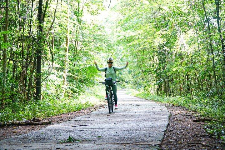 Tour de ciclismo de 2 dias pelo Parque Nacional Cat Tien