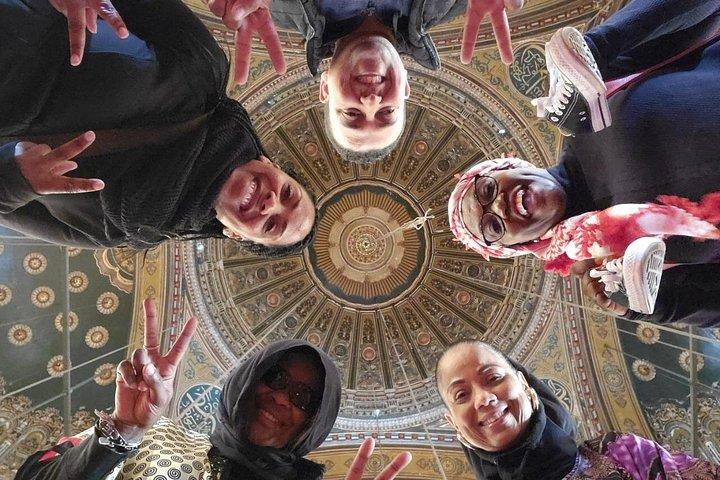 カイロの見どころ : エジプト考古学博物館、シタデル モスク コプト教会、地元のバザー