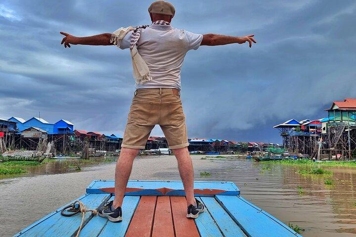 Countryside & Floating Village by Cambodiajeep