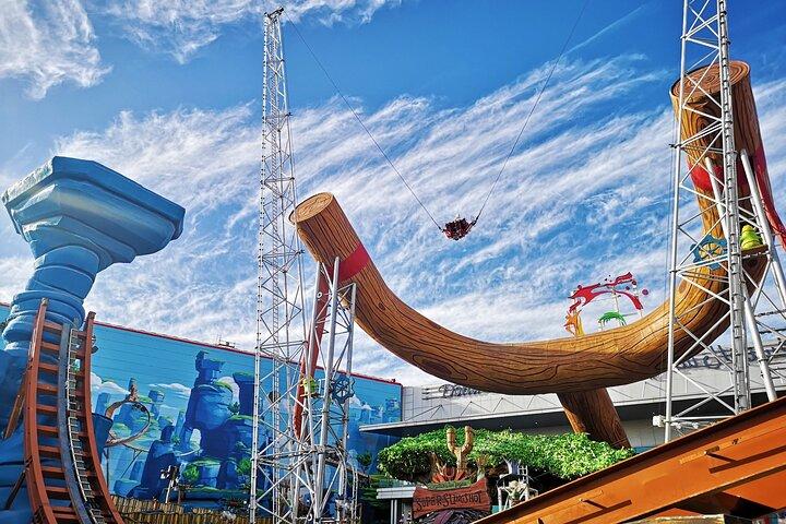 Ingresso ad Angry Birds World con trasferimento al parco e ricarica - Tour privato
