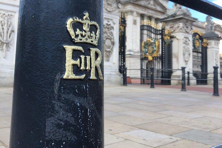 The Life & Legacy of Queen Elizabeth II-A Royal Private Tour