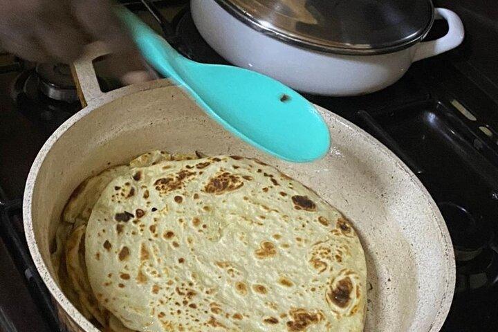 地元のマーケット マタツ ライドを探索し、家庭料理人と一緒にケニア料理を作る