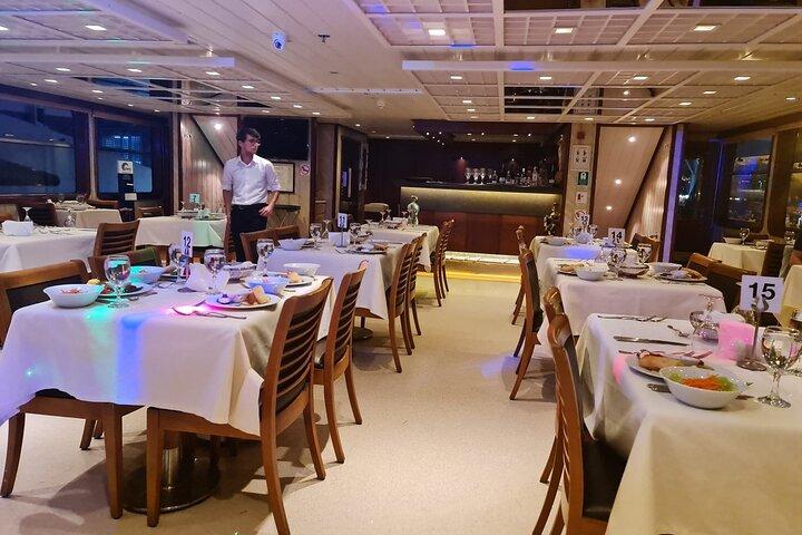 Istanbul: Luxury Dinner & Traditional Dance Bosphorus Cruise