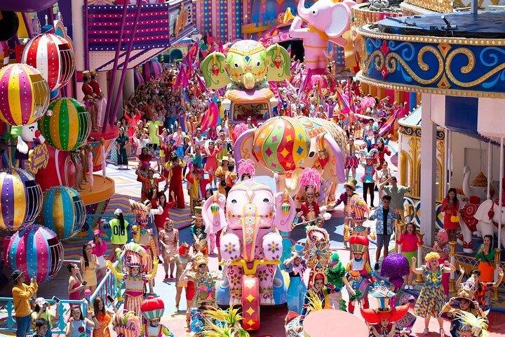 Deslumbrante espectáculo de Phuket: Experiencia de parque temático mágico de carnaval