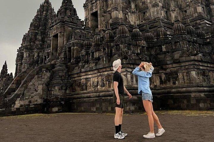 1 dags tur til templerne Borobudur og Prambanan