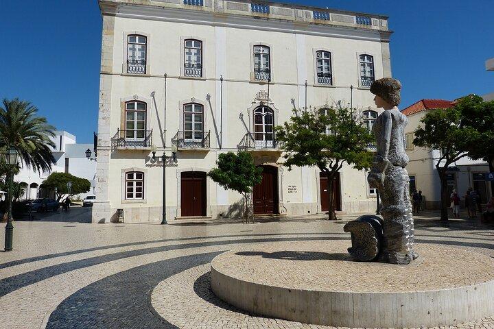 Private transfer from Lisbon to Lagos with 2 hours sightseeing