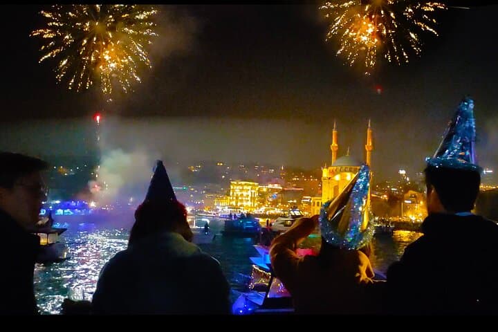 Istanbul New Year's Eve Dinner Cruise With Fireworks Shows 2026