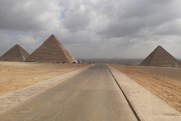 Privat tur: en hel dag til Giza pyramider og GEM