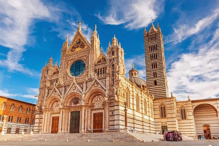 Excursão privada a Siena e San Gimignano do porto de cruzeiros de Livorno