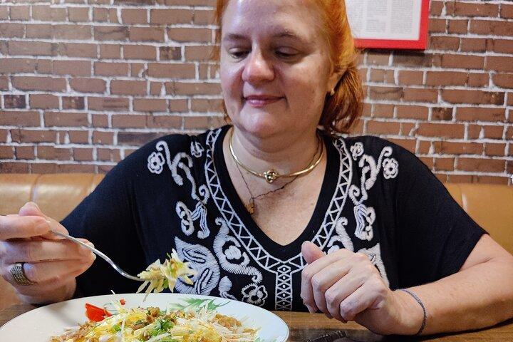 Delhi Refugee Food Tour -Stories + Food by Refugees all inclusive