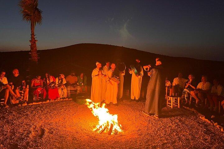 Marrakech: Agafay Desert solnedgång Middag & Eldshow