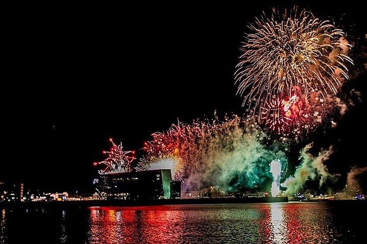 レイキャビクからのボートによる新年の花火
