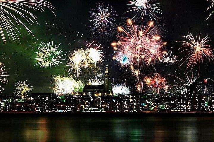 レイキャビクからのボートによる新年の花火