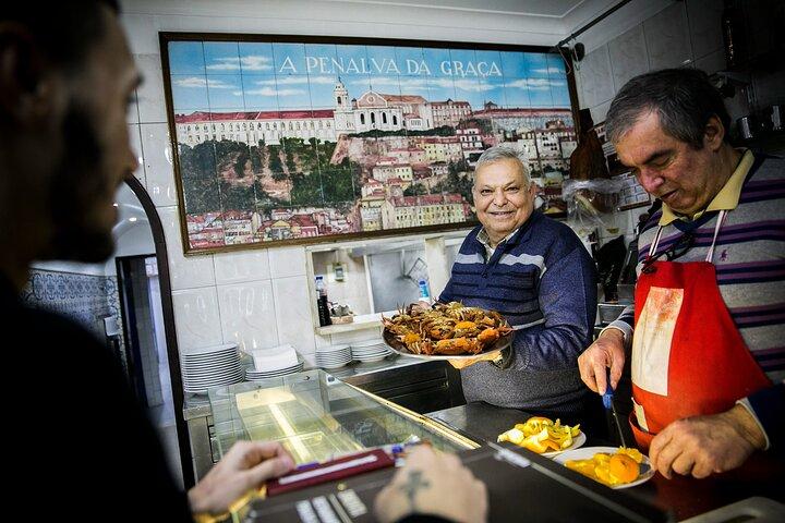 Saveurs cachées de la colline : Mouraria & Graça