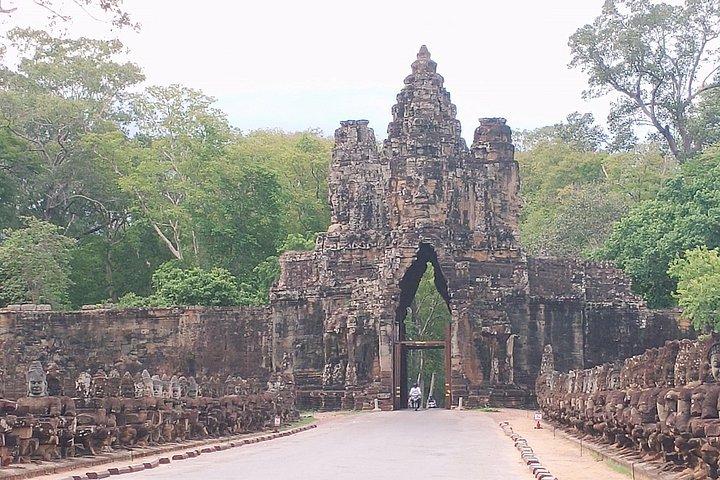 Angkor Wat, Angkor Thom & Ta Prohm Sunset Small-Group Tour