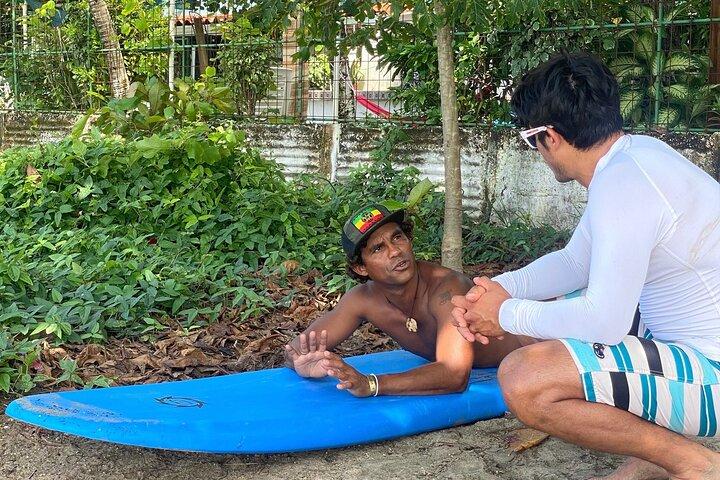 Surfen Sie mit der einzigen Surfschule in Tamarindo Beach!
