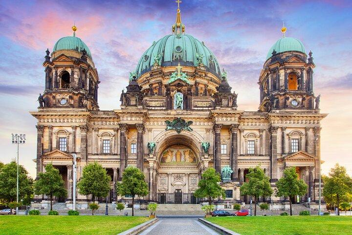 Visita privada sin colas a la catedral de Berlín y al casco antiguo