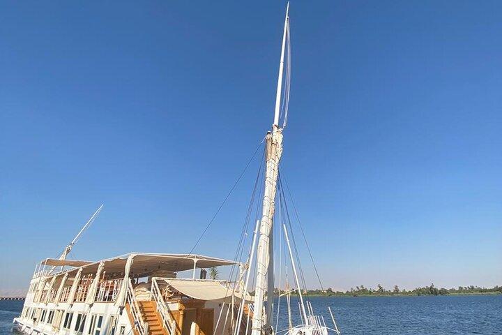 Dahabeya gita in barca da Assuan a Luxor da sabato a lunedì .