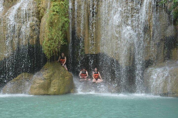 Tour Privado : Cascada Erawan y Puente sobre el río Kwai