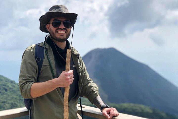 アクティブなサンタアナ火山 + コアテペケ湖をハイキング