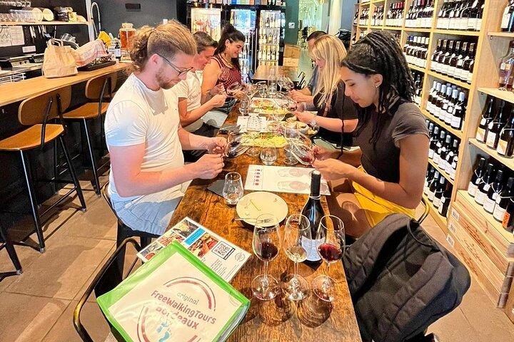 Professioneel - Bordeaux wijn- en kaasproeverij met een wandeltocht