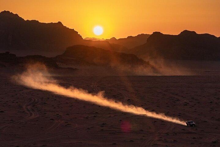 4h Jeep Tour + Bedouin Night (Dinner & Breakfast)