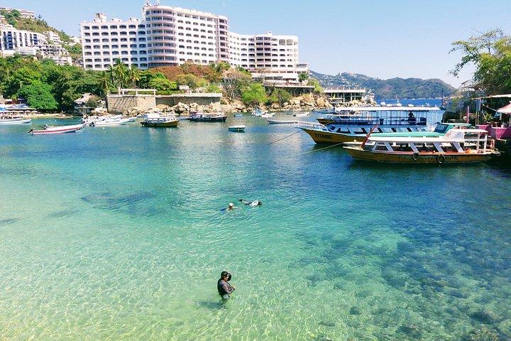 ロケータ島:ハイキング、シュノーケル&ビーチエスケープ