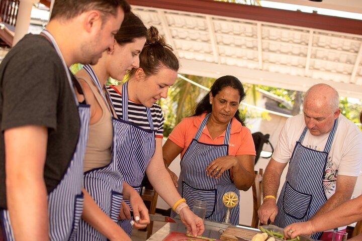 Corso di cucina tradizionale in piccoli gruppi a Unawatuna