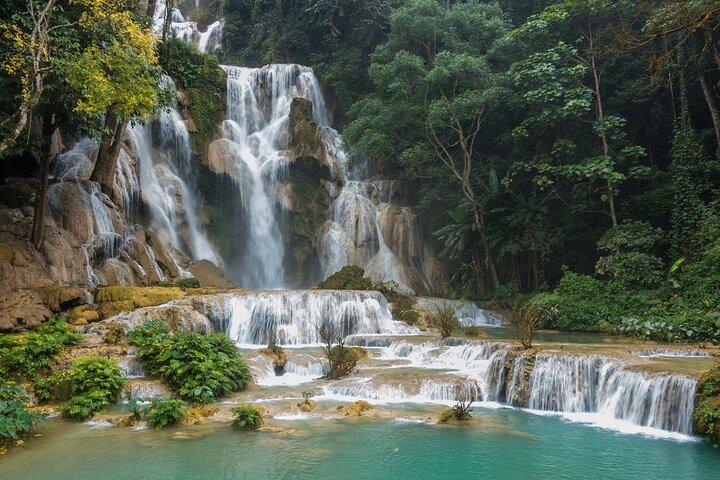 Tour Privado: Caverna Pak Ou Excursão Cachoeira Kuang Si de Luang Prabang