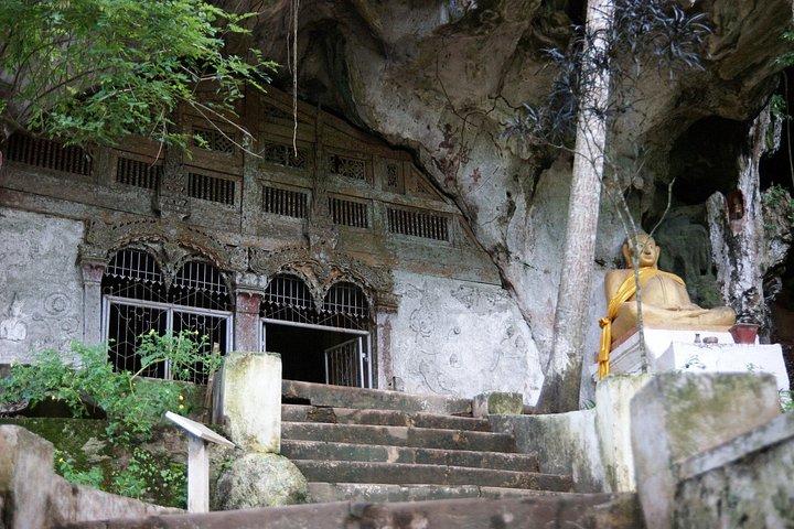 プライベートツアー：ルアンパバーンからのPak Ou CaveとKuang Si Waterfallツアー