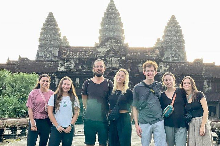 Angkor Wat Sunrise & Guide Temple Adventure – Small Group Tour