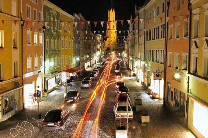 Private Transfer from Prague to Vilshofen with stop in Č.Krumlov or Hluboká