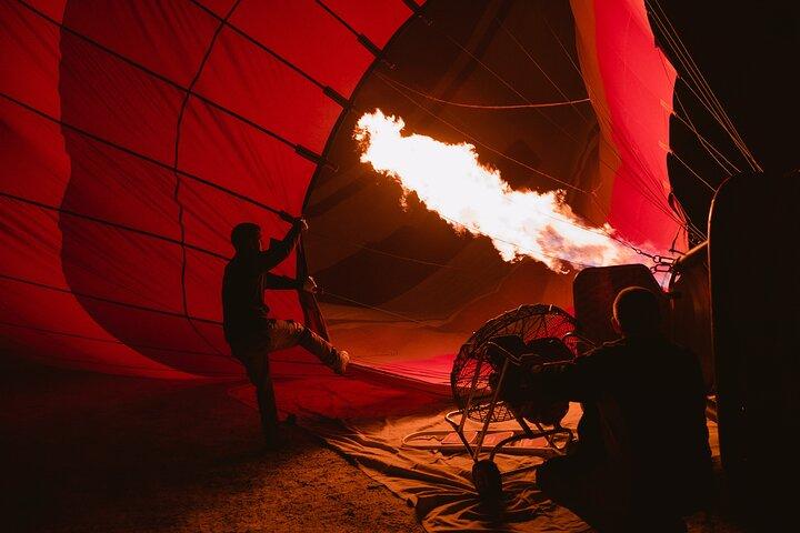 Overkommelig tur i luftballon over Cat Valley med hotelafhentning og -aflevering