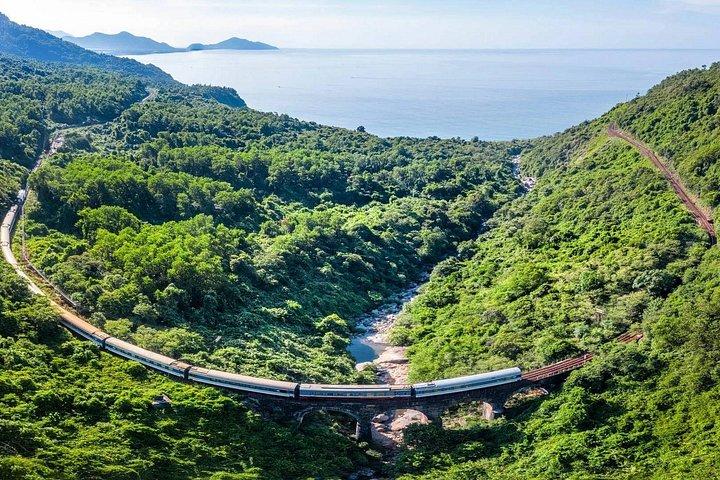 ジプニーで行くソンチャ半島のモンキー マウンテン半日ツアー