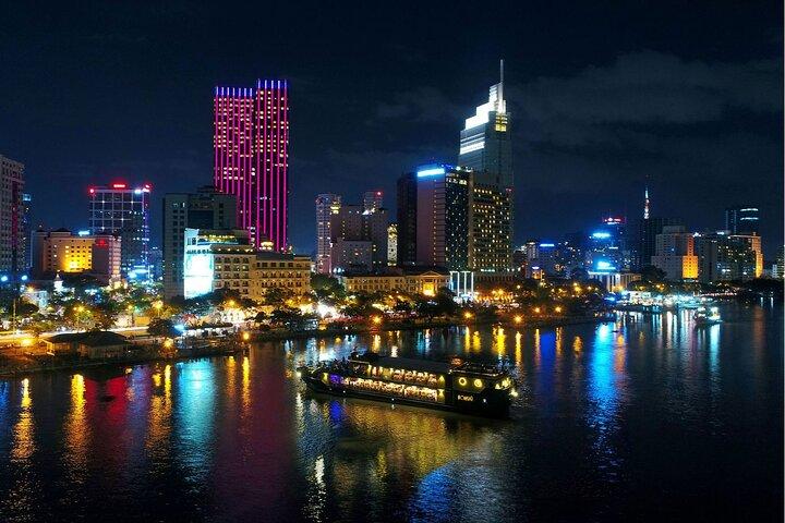 Ho Chi Minh City med Jeep og Musical Saigon River Dinner Cruise