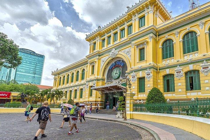 市場とランドマークを巡るサイゴン半日ベスパツアー