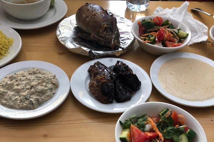 カイロまたはギザからの伝統的なエジプト料理レストランへのフード ツアー