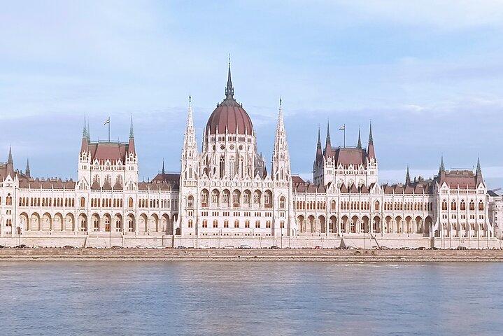 Privater Auto- oder Minivan-Transfer von Budapest nach Prag oder zurück