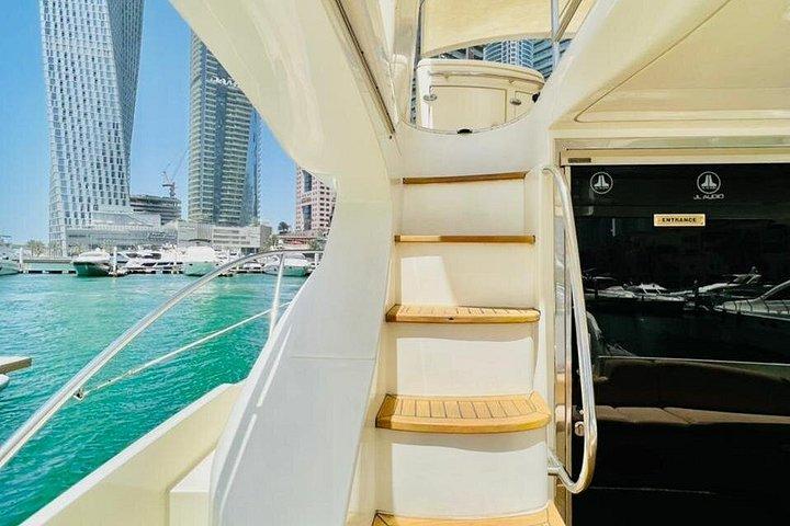 Privé luxe jachttour vanuit de jachthaven van Dubai