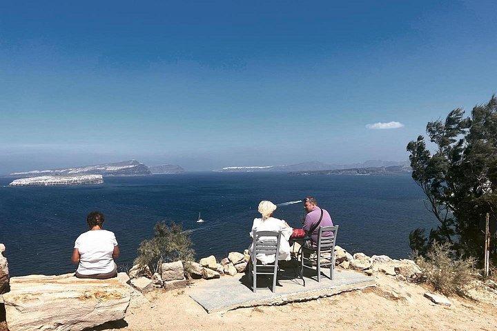 混雑していないサンセットのあるサントリーニ島周辺のプライベートガイド付きツアー