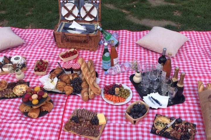 Parisian Picnic by the Eiffel Tower: a Tast of French Specials