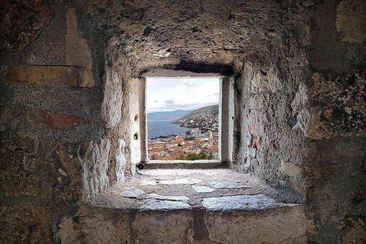風光明媚なルートと停留所を経由して、ザダルから中世のモトヴンまでの 1 日旅行