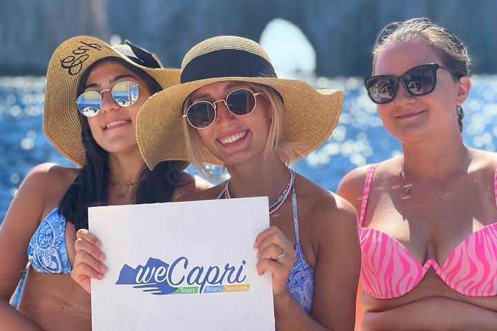 Capri Private Boat Tour: 2h Local skipper,Faraglioni & Sea Caves