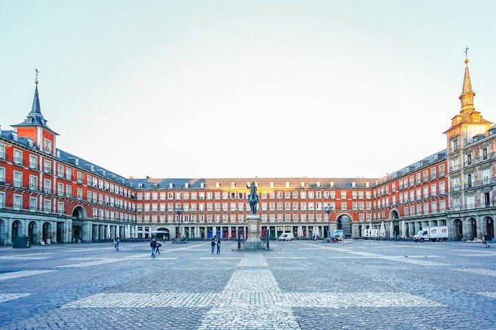 Madrid Schnitzeljagd und selbstgeführter Highlights-Rundgang