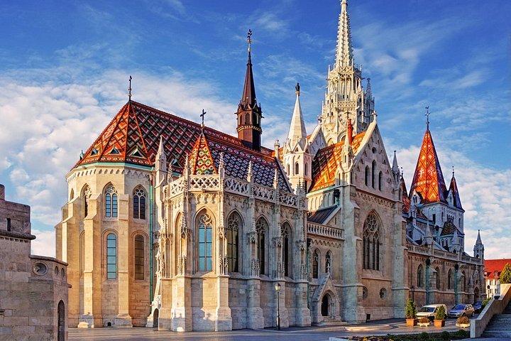 Budapest Scavenger Hunt & Highlights Self-Guided Walking Tour