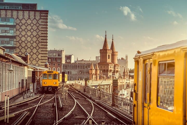Berlin Scavenger Hunt & Highlights Self-Guided Walking Tour