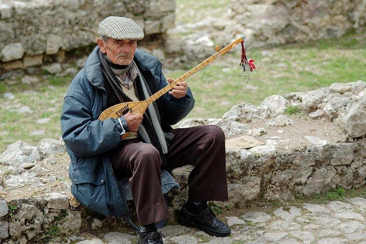 Kruja, Castle & Old Bazaar Guided Tour from Durres